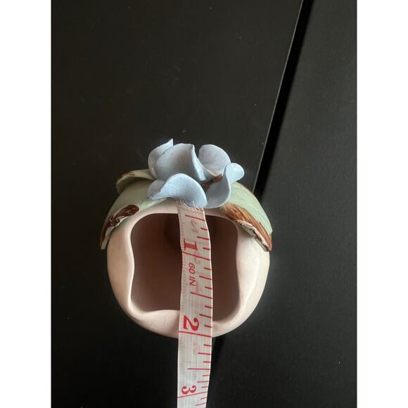 VINTAGE ANTIQUE PORCELIAN LITTLE BUD FLOWER VASE PINK WITH 3D BLUE FLOWER - Picture 8 of 9